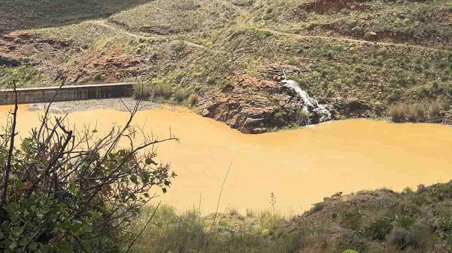 DRINGENDE WAARSCHUWING nu het Fataga-reservoir op Gran Canaria het breekpunt nadert
